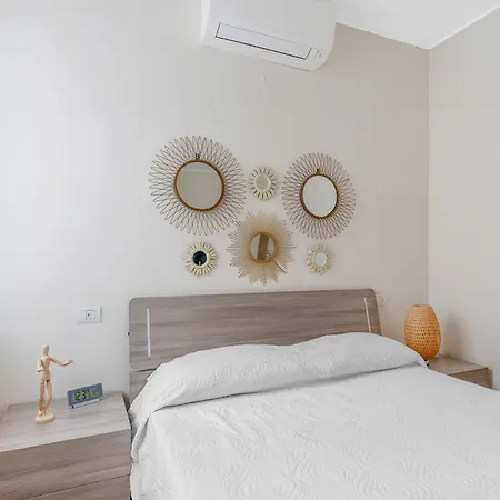 Easy Isola Apartment